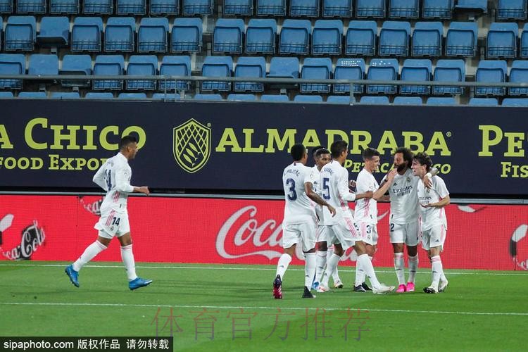 西甲-本泽马2射1传!奥利奥破门 皇马3-0加迪斯